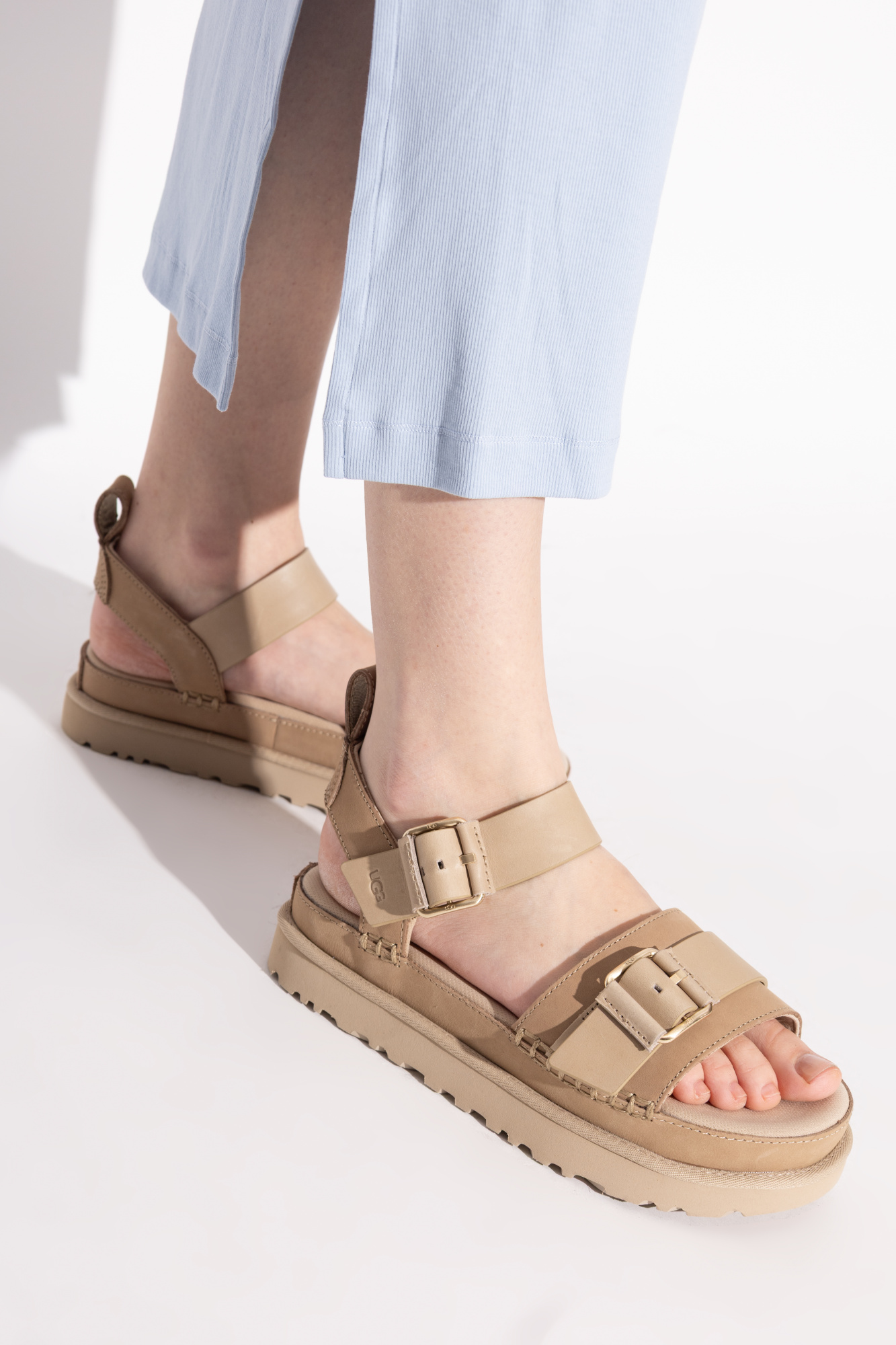 FRAY I.D｜UGG®】W GOLDENSTAR VILLA（サンダル）｜FRAY I.D
